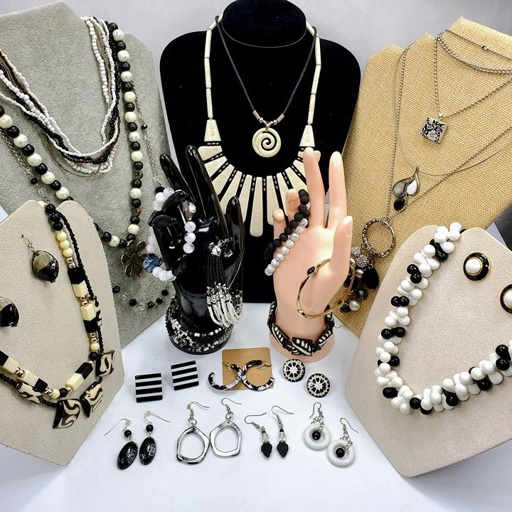 Black Cream White Fashion Jewelry Bundle Necklace Bracelet Earring Lot 27 Pieces